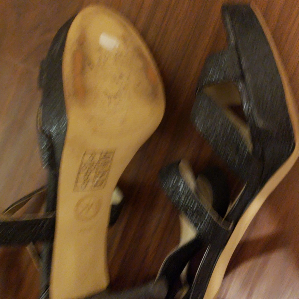 Heals - Picture 2 of 3